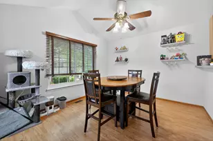 352 New Haven Dr, Cary, IL 60013 - Photo 8