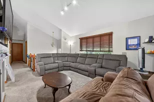 352 New Haven Dr, Cary, IL 60013 - Photo 6