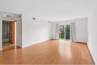 8232 Niles Center Road #214, Skokie, IL 60077 - Photo 4