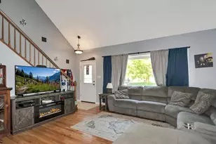 816 Addleman St, Joliet, IL 60431 - Photo 2