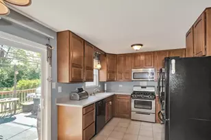 816 Addleman St, Joliet, IL 60431 - Photo 6