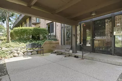 600 W Russell Street #309, Barrington, IL 60010 - Photo 2