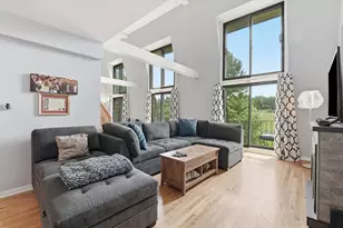 600 W Russell St, Barrington, IL 60010 - Photo 8