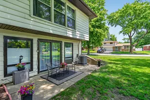 702 W Fitzhenry Ct, Glenwood, IL 60425 - Photo 36