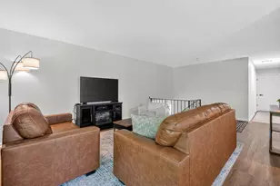 702 W Fitzhenry Ct, Glenwood, IL 60425 - Photo 10