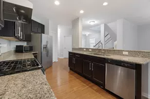 1022 Ravendale Ct, Naperville, IL 60540 - Photo 10