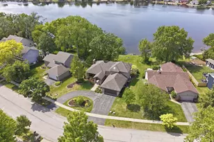 534 Whispering Pines Rd, Lindenhurst, IL 60046 - Photo 12