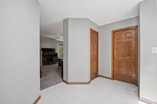 534 Whispering Pines Rd, Lindenhurst, IL 60046 - Photo 44