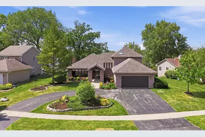 534 Whispering Pines Road, Lindenhurst, IL 60046 - Photo 2