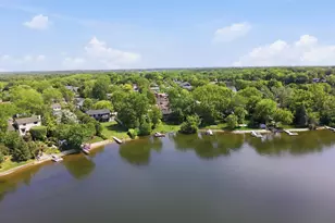 534 Whispering Pines Rd, Lindenhurst, IL 60046 - Photo 10