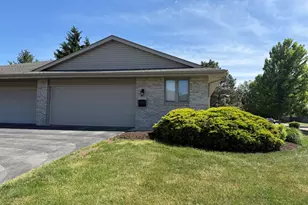 6521 Laurelwood Dr, Rockford, IL 61108 - Photo 2