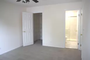 285 Mayfair Ln, Schaumburg, IL 60193 - Photo 10