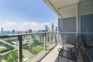 340 E Randolph St, Chicago, IL 60601 - Photo 8