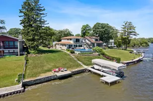 183 Riverside Island Dr, Fox Lake, IL 60020 - Photo 1