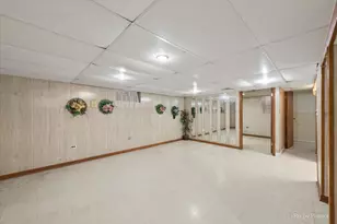 5216 Lee St, Skokie, IL 60077 - Photo 14