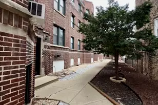 3839 N Greenview Ave, Chicago, IL 60613 - Photo 2