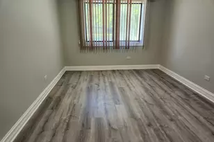 9242 Gross Point Rd, Skokie, IL 60077 - Photo 8