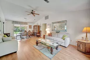 2418 N Nottingham Ct, Champaign, IL 61821 - Photo 4