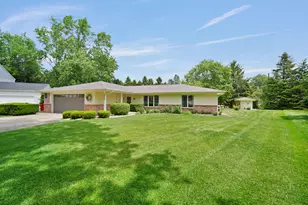 2418 N Nottingham Ct, Champaign, IL 61821 - Photo 2
