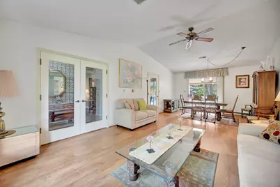 2418 N Nottingham Court, Champaign, IL 61821 - Photo 6