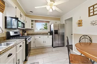 7528 Churchill Street, Morton Grove, IL 60053 - Photo 10
