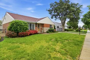 7528 Churchill St, Morton Grove, IL 60053 - Photo 4