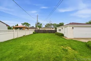 7528 Churchill St, Morton Grove, IL 60053 - Photo 6