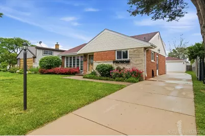 7528 Churchill Street, Morton Grove, IL 60053 - Photo 2