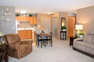 801 N McLean Blvd, Elgin, IL 60123 - Photo 4