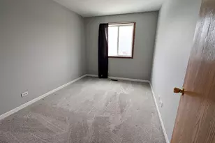 2716 Yorkshire Ct, Aurora, IL 60502 - Photo 8