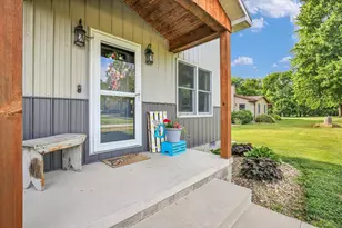 8909 N 2300 E Rd, Fairbury, IL 61739 - Photo 6