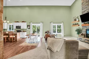 8909 N 2300 E Rd, Fairbury, IL 61739 - Photo 10