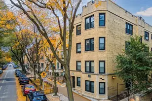 6465 W Roscoe St, Chicago, IL 60657 - Photo 2