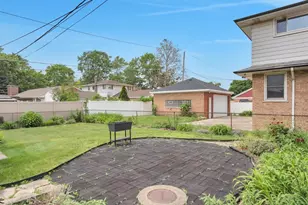10208 S St Louis Ave, Evergreen Park, IL 60805 - Photo 22