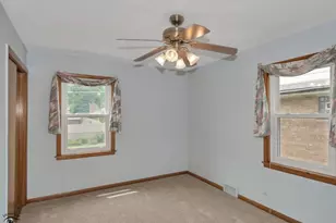 10208 S St Louis Ave, Evergreen Park, IL 60805 - Photo 14
