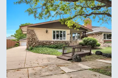 10208 S Saint Louis Avenue, Evergreen Park, IL 60805 - Photo 1