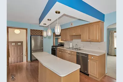 10208 S Saint Louis Avenue, Evergreen Park, IL 60805 - Photo 6