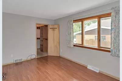 10208 S Saint Louis Avenue, Evergreen Park, IL 60805 - Photo 12