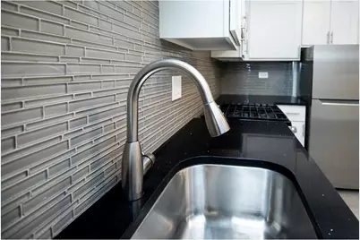 648.5 W Roscoe Street #GD, Chicago, IL 60657 - Photo 6