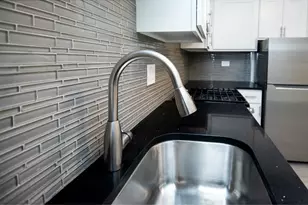 6485 W Roscoe St, Chicago, IL 60657 - Photo 6