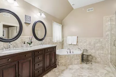 822 E Prairie Avenue, Des Plaines, IL 60016 - Photo 18