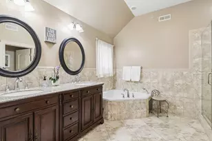822 E Prairie Ave, Des Plaines, IL 60016 - Photo 18
