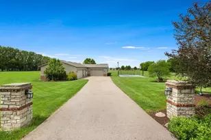 11N720 Muirhead Rd, Elgin, IL 60124 - Photo 44