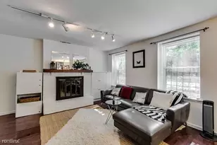 1011 N La Salle Dr, Chicago, IL 60610 - Photo 2
