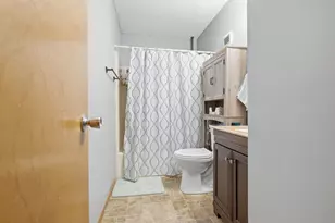 301 Bentley Dr, Normal, IL 61761 - Photo 10