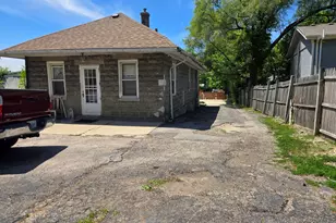 953 Elizabeth St, Elgin, IL 60120 - Photo 10