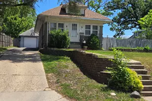 953 Elizabeth St, Elgin, IL 60120 - Photo 1