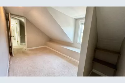 2115 W Wellington Avenue, Chicago, IL 60618 - Photo 10