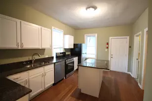 2115 W Wellington Ave, Chicago, IL 60618 - Photo 22