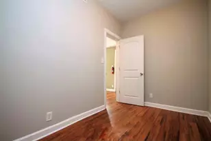 2115 W Wellington Ave, Chicago, IL 60618 - Photo 34